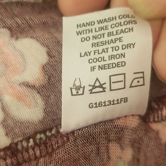 Vanity Floral Top with Lace Insets Sz M - Picture 7 of 8